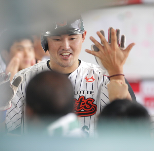 용덕한선수의 1타점 적시타